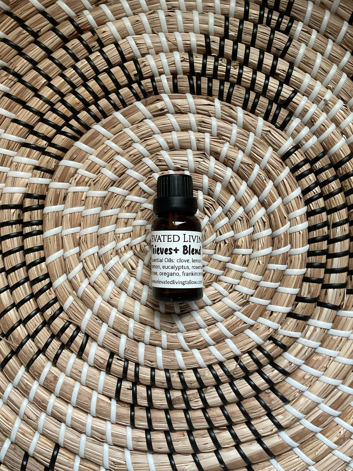 Thieves Blend essential oil